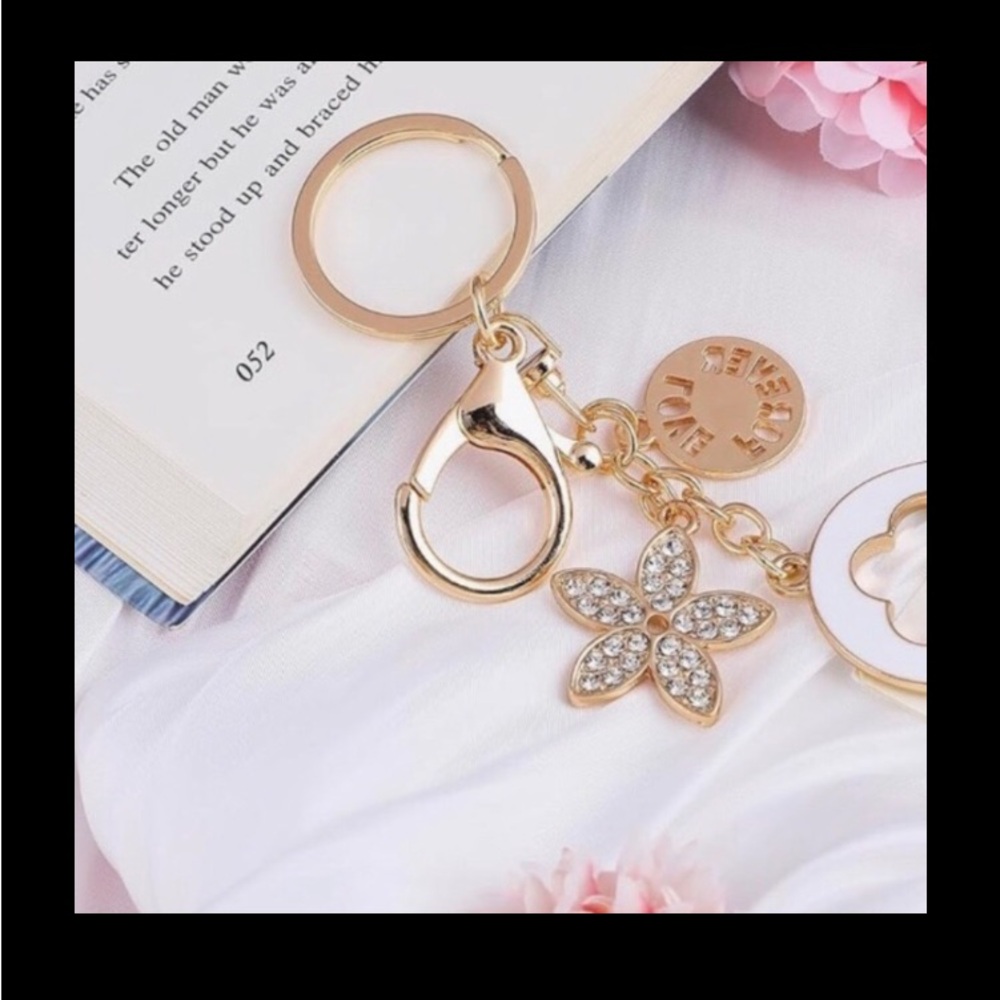 Gold-Tone Lilac Flower Charm Purse Keychain Love Forever 💕🌻 Simple Romantic NEW - Picture 5 of 7